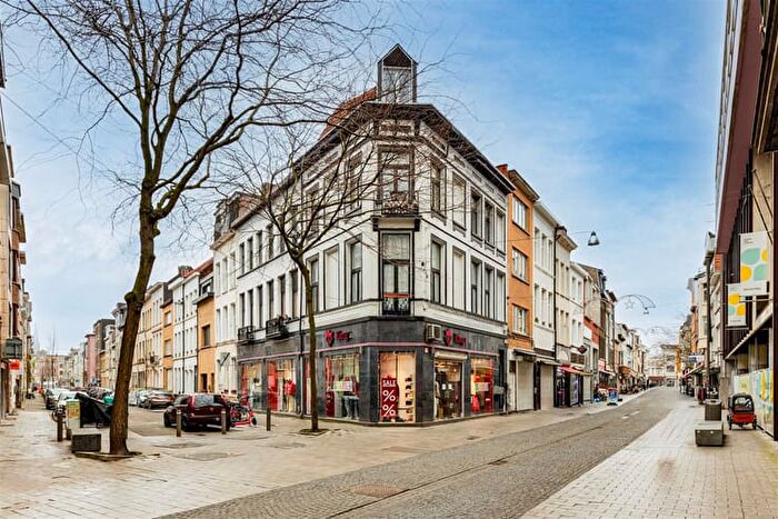 Maison 6 pièces à vendre à Offerandestraat, ANTWERPEN