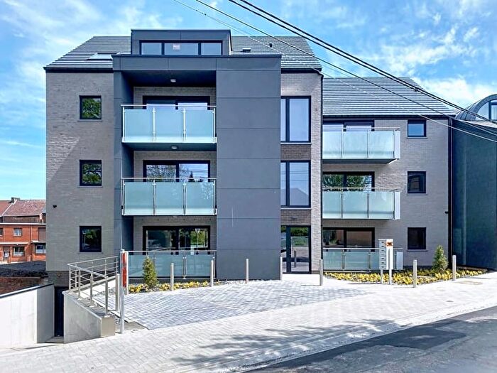 Appartement 8 pièces à louer à Boulevard Du Midi, Fontainel'Évêque