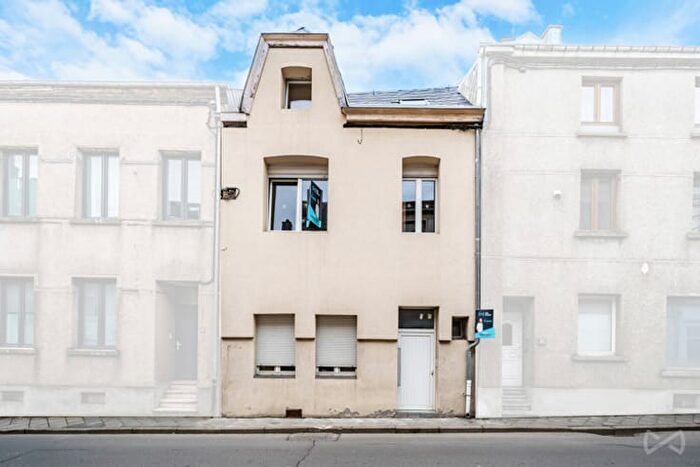 Maison 12 pièces à Rue Joseph Netzer, Arlon, à vendre