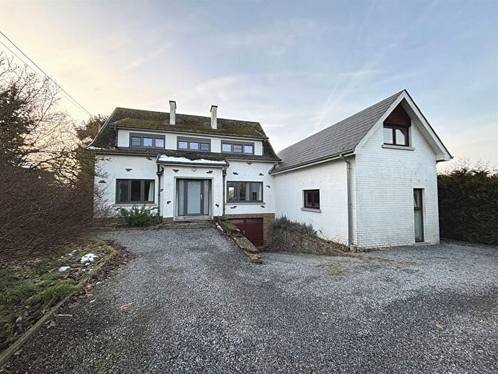 Maison 5 pièces à vendre à RUE GASTON DELVAUX, CORTILNOIRMONT