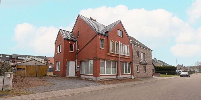 Maison 6 pièces à vendre - Tronkstraat, Genk