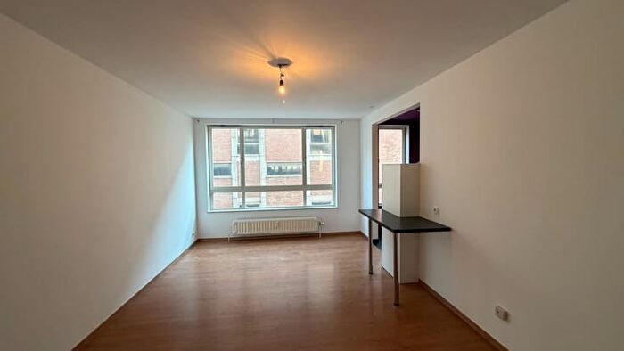 Rue Des Échasseurs, Namur : Appartement 7 pièces à vendre