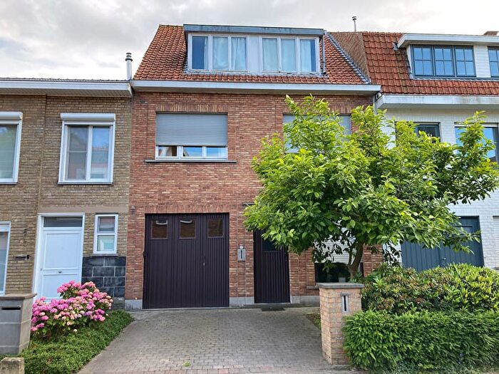 Leopold Debruynestraat, Brugge SintKruis : Maison 7 pièces à vendre