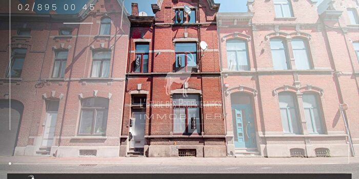 Marcinelle, Henegouwen : Appartement 6 pièces à vendre