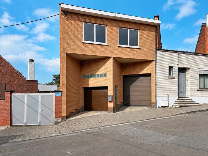 Maison 2 pièces à Rue Victor Hanotiau, Écaussinnes, à vendre