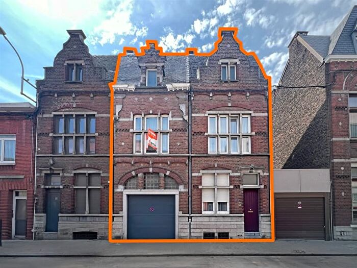Rue Pépin de Herstal, HERSTAL : Maison 8 pièces à vendre