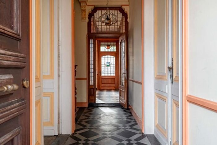 Maison 8 pièces à vendre à Dorpsstraat, HeistopdenBerg