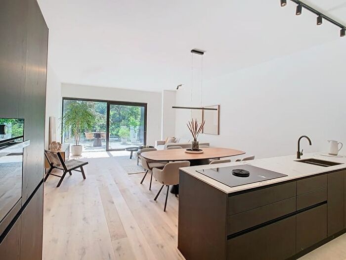 Brugstraat, Bilzen : Appartement 10 pièces à vendre