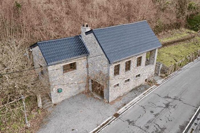 Maison 2 pièces à Rue par delà l'Eau, Anhée, à vendre