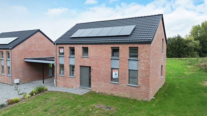 Maison 4 pièces à Rue Des Monts, HamsurHeureNalinnes, à vendre