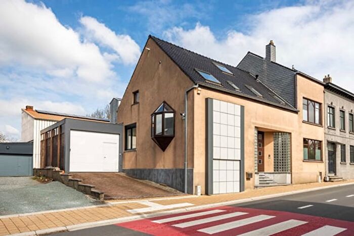 Brusselstraat, Dilbeek : Maison 6 pièces à vendre