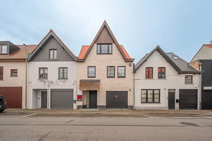 Maison 4 pièces à De Klerckstraat, KnokkeHeist, à louer