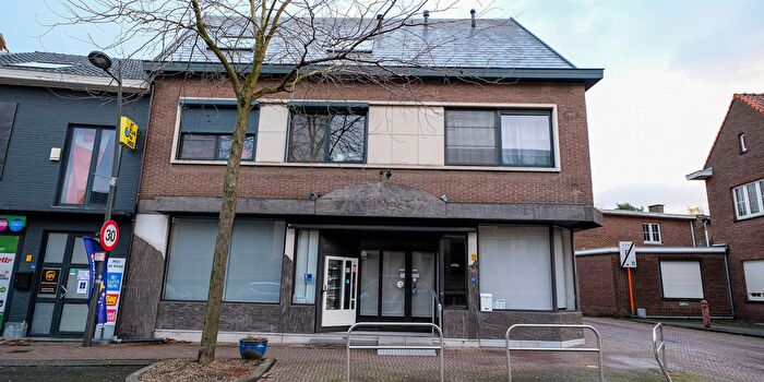 Appartement 4 pièces à Perronstraat, Bilzen, à vendre