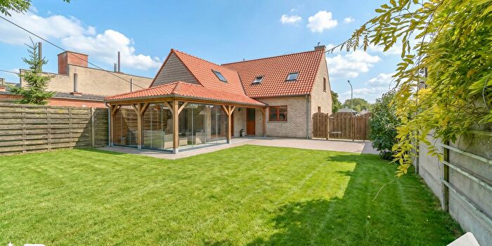 Veurnestraat, De Panne : Maison 4 pièces à vendre