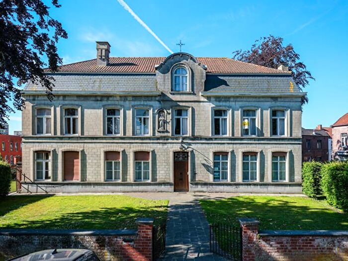 Maison 18 pièces à Kerkstraat, Izegem, à vendre