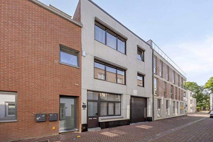Maison 4 pièces à vendre à Rueelstraat, Maaseik