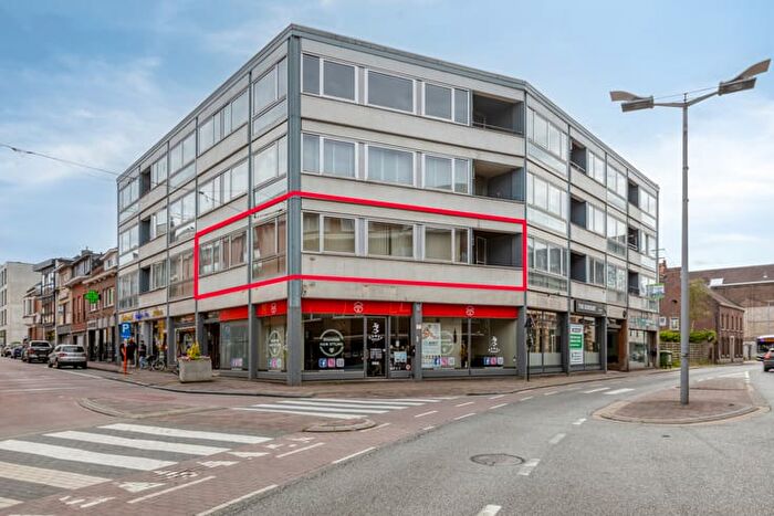 Nieuwstraat, Genk : Appartement 3 pièces à vendre