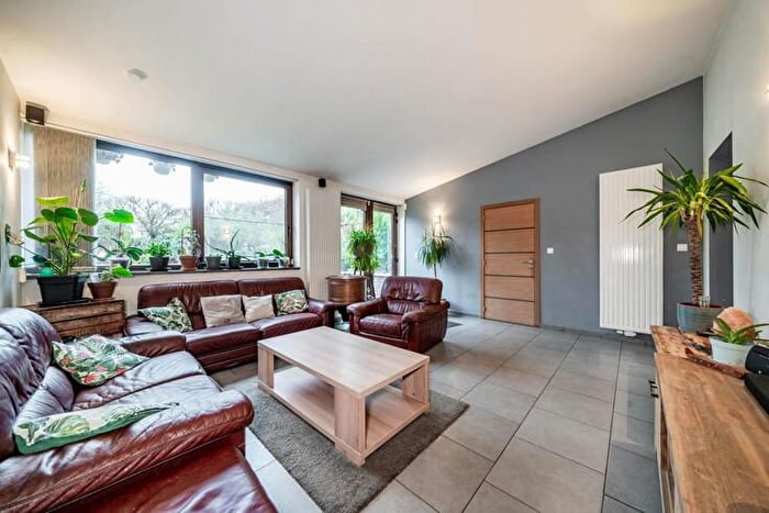 Maison 4 pièces à Ruelle Taviaux, Erquelinnes, à vendre