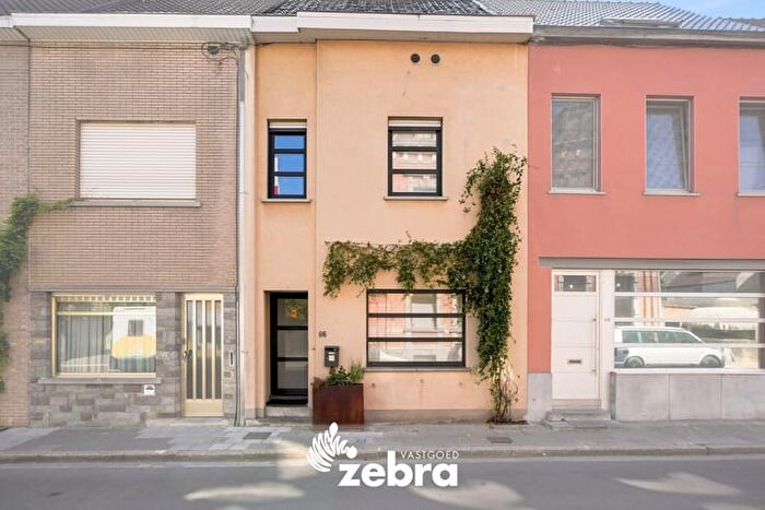 Maison 13 pièces à SintHubrechtsstraat, Roeselare, à vendre