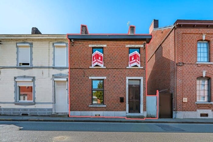 Rue des Prisonniers de Guerre, Forchieslamarche : Maison 9 pièces à vendre