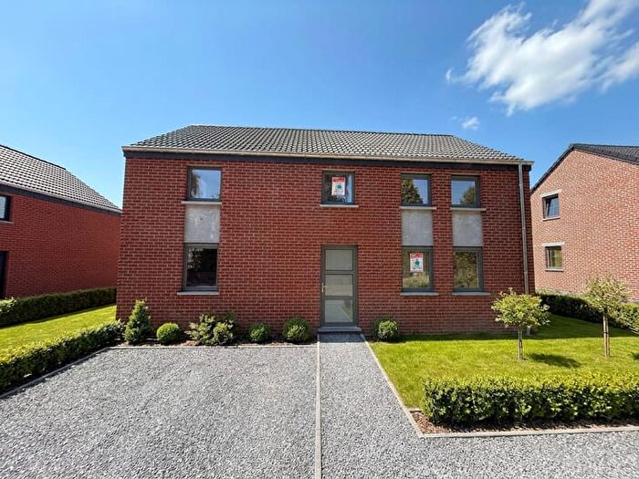 Maison 3 pièces à vendre à Rue De Hanret b, Fernelmont