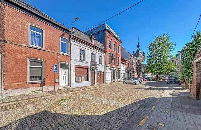 Maison 4 pièces à place du Château, MORLANWELZMARIEMONT, à vendre