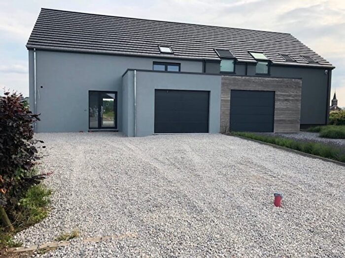Maison 4 pièces à Clos Des Trois Puits, ThimisterClermont, à louer
