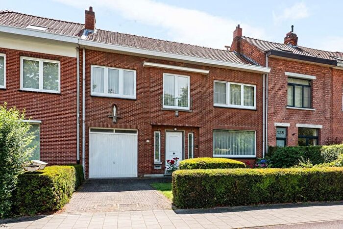 Bist, Antwerpen Ekeren : Maison 4 pièces à vendre