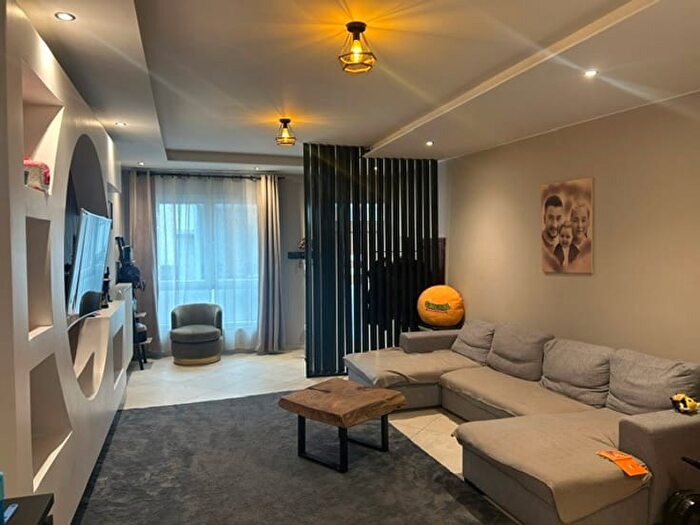 Maison 2 pièces à Rue du Calvaire, CHATELET, à vendre