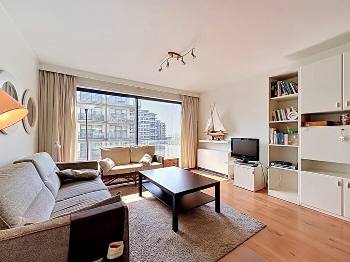 Dynastielaan, De Panne : Appartement 8 pièces à vendre