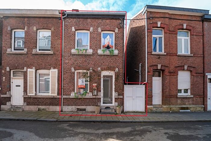 Maison 4 pièces à vendre à Rue Descardre, Chênee