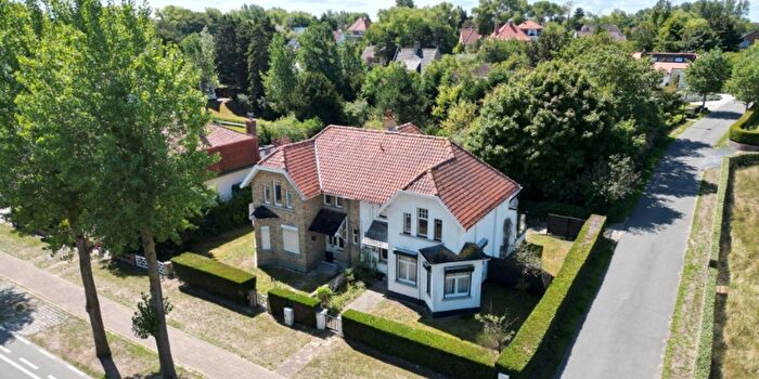 Maison à Leopold II Laan, Oostduinkerke, à vendre