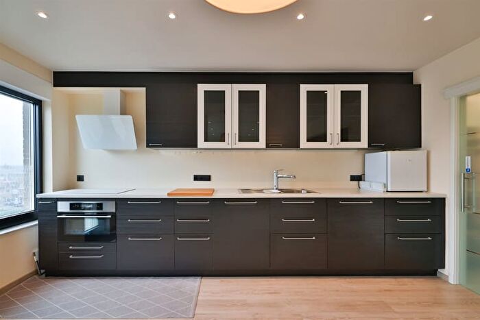 Appartement 2 pièces à vendre à Sneeuwbeslaan, WILRIJK