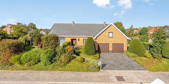 Maison 4 pièces à Lettenburgweg, SintKruis, à vendre