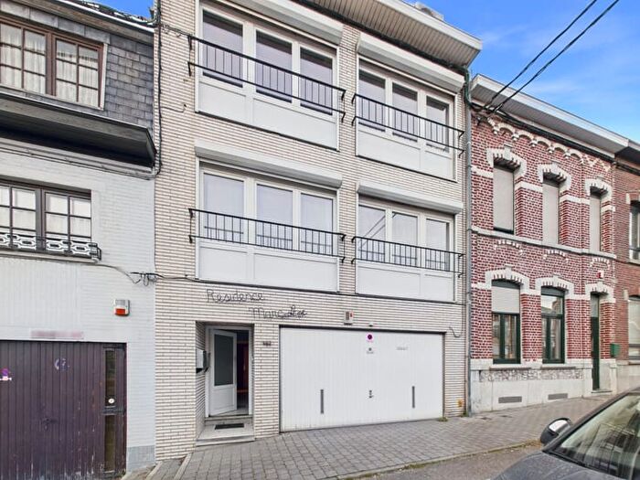 Maison 5 pièces à Chaussée de Mons, à vendre