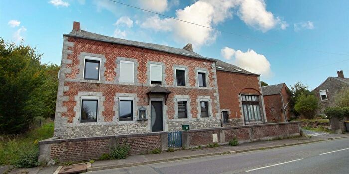 Maison 17 pièces à Beaumont, Henegouwen, à vendre