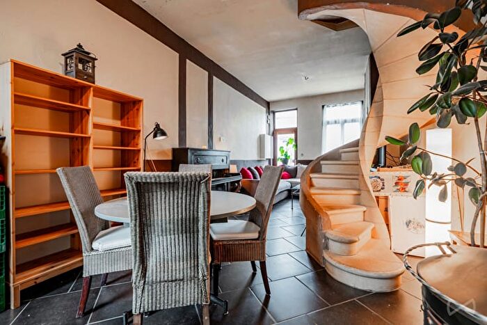 Maison 11 pièces à vendre - Rue de l'industrie, Amay