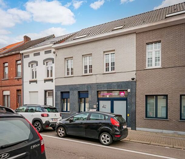 Maison 8 pièces à vendre à Nijvelsesteenweg, Halle