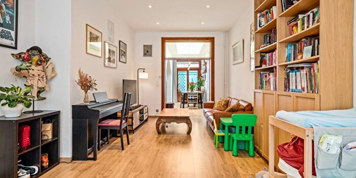 Maison 4 pièces à Dahliastraat, Antwerpen, à vendre
