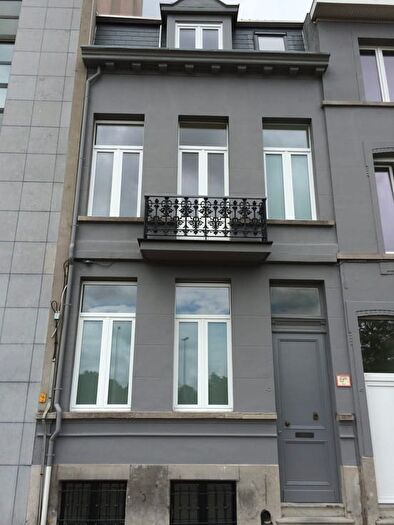 Maison 4 pièces à louer à Desguinlei, Antwerpen
