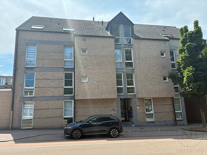 Appartement 9 pièces à Nieuwe Kuilenweg, Genk, à louer