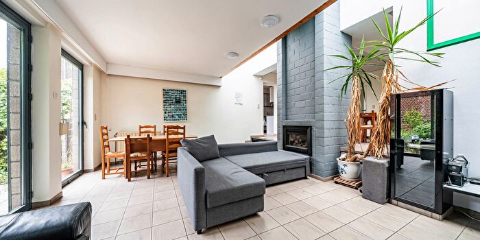 MontigniessurSambre, Henegouwen : Maison 7 pièces à vendre