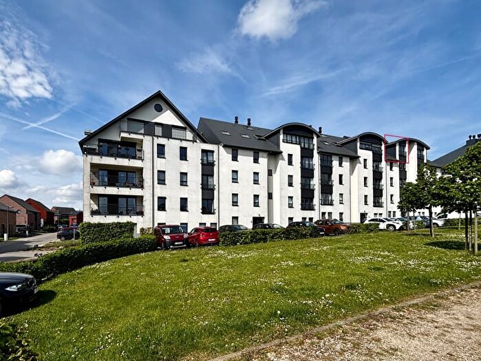 Appartement 10 pièces à Place des Veaux de Mars, Gembloux, à vendre