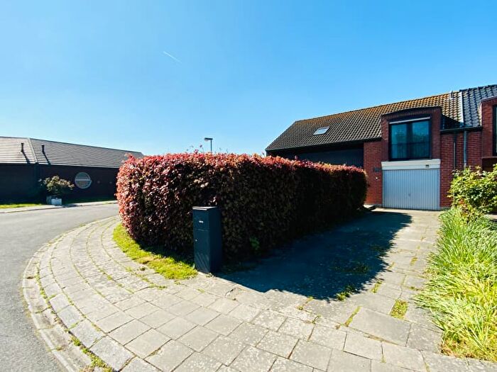 Maison 10 pièces à Avenue Des Cerisiers, Pecq, à vendre
