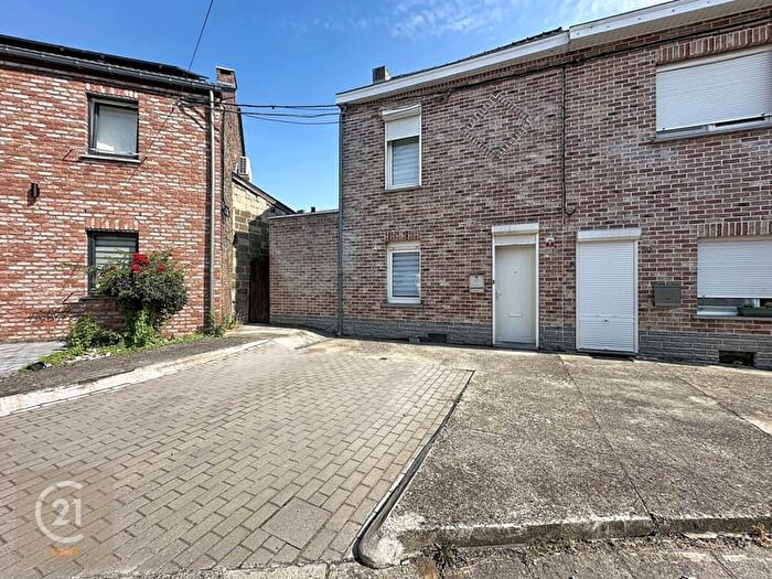 Maison 2 pièces à louer à Rue Nestor Jonet, Courcelles