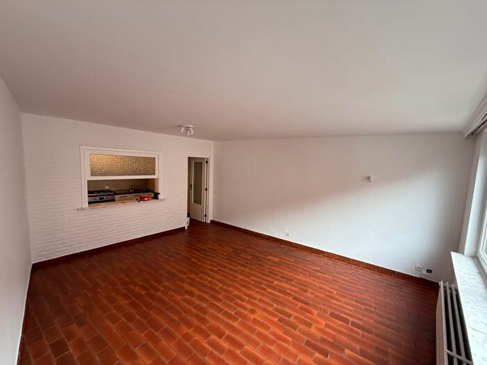 Avenue De Wisterzée, CourtSaintétienne : Appartement 5 pièces à louer