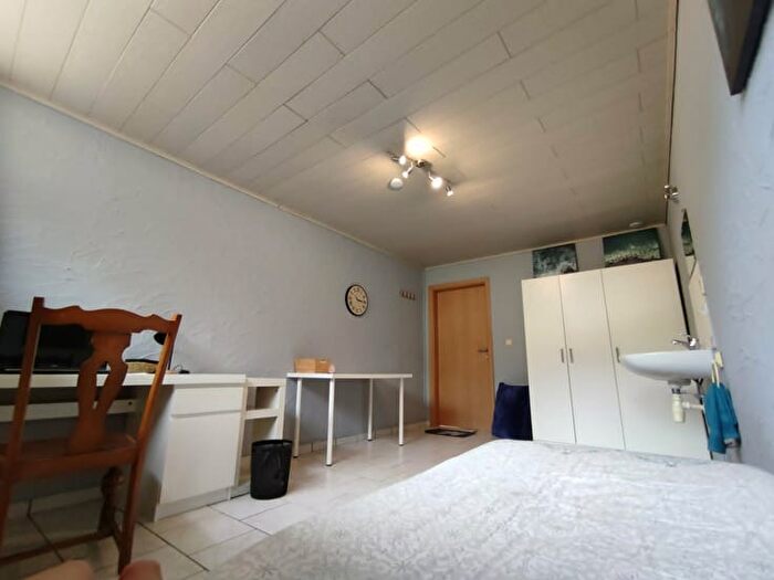 Appartement 4 pièces à rue du BonDieu Gilles, Virton, à louer