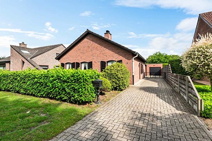 Koolmeesstraat, Mol : Maison 2 pièces à vendre