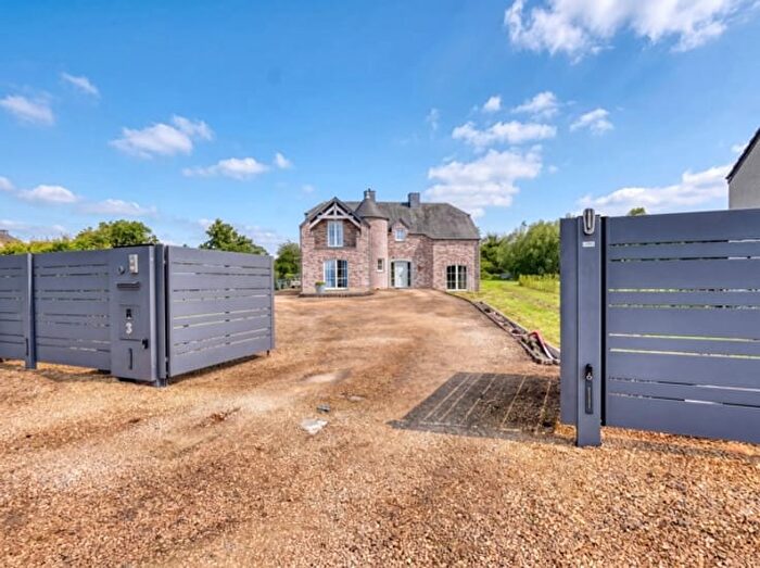 Maison 4 pièces à vendre - Rue d'Esclaye, Beauraing Pondrôme