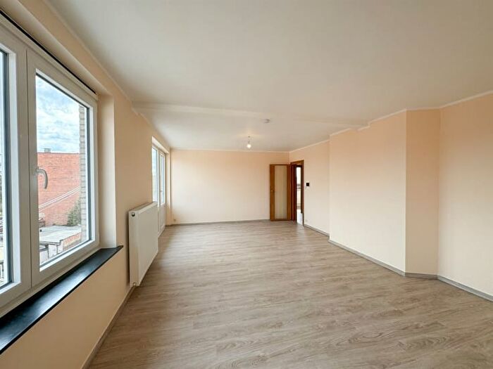 Appartement 1 pièce à Rue Neuve Cour, TUBIZE, à louer